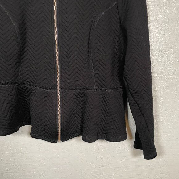 Torrid Women Plus Size 2 Black Quilted Peplum Bomber Jacket Raw Hem Knit Fitted - Picture 2 of 9